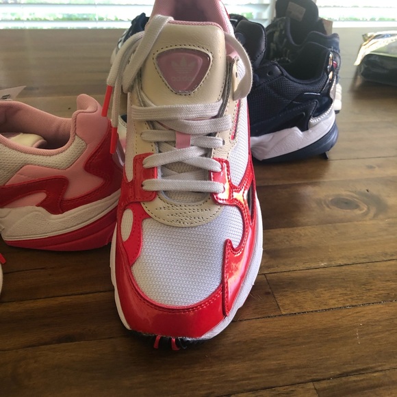 Adidas sneakers NWT - Picture 3 of 3